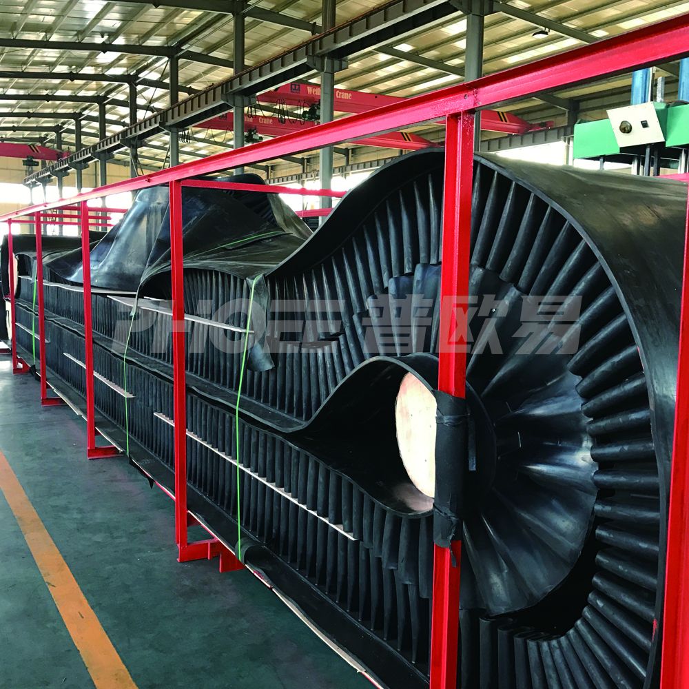 Sidewall conveyor belts